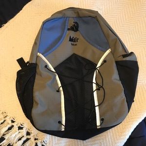 REI Teton Hiking Backpack Daypack Blue and Gray 🎒